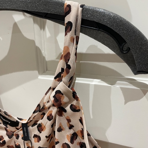 Theory 100% Silk top - Picture 2 of 4